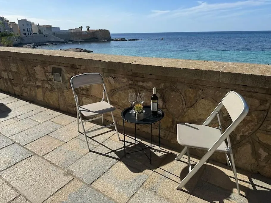 Lato Nord Il Giallo Vista E Accesso Mare Diretto Trapani Apartment